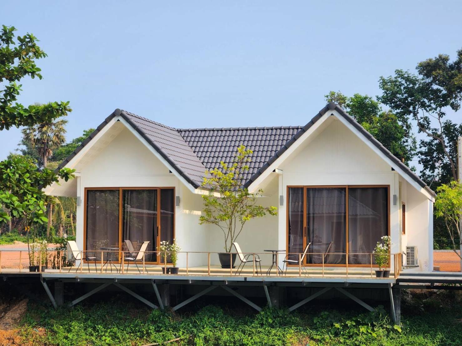 The Duck Cafe And Resort Trat Exterior photo